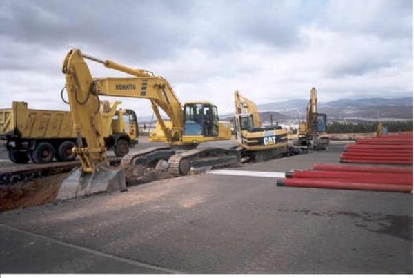 Excavacion en zanja en pista de despegue