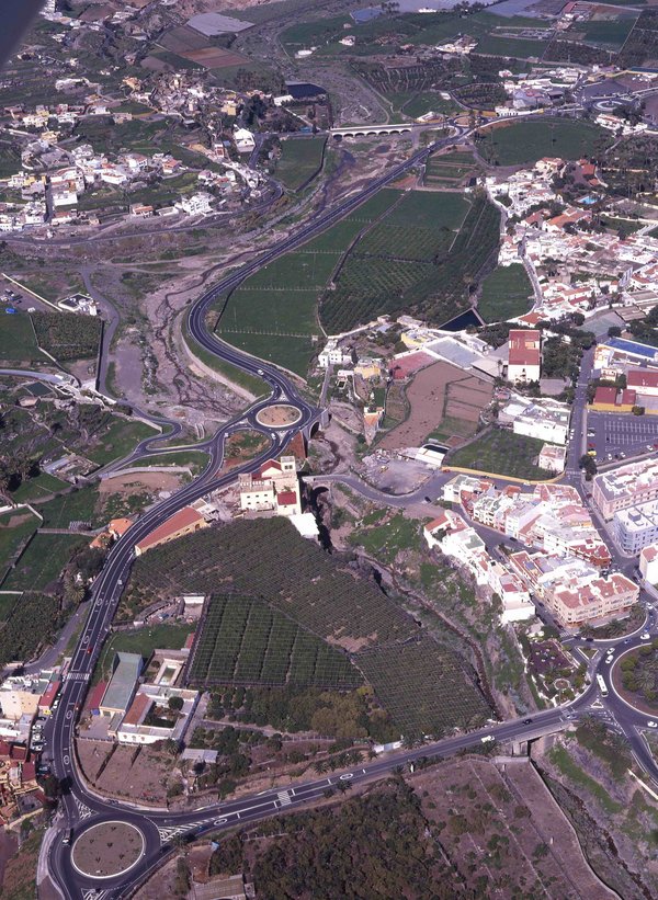 Vista aerea circunvalación de Telde con glorietas ó retondas